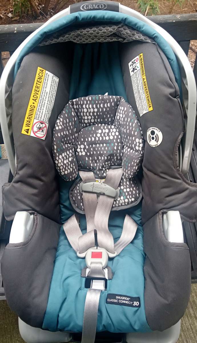 GRACO CAR SEAT AND BASE