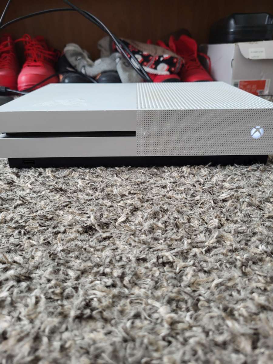 Xbox One S