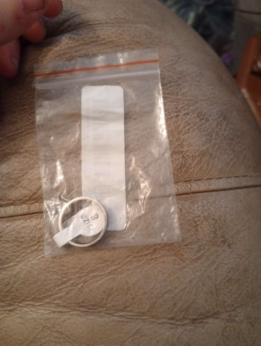 a ring size 8 never wear