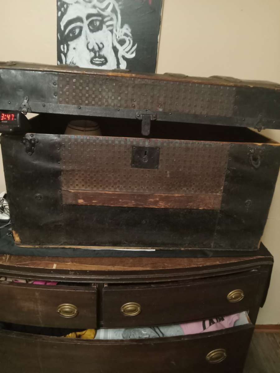 pictures dresser vase tables