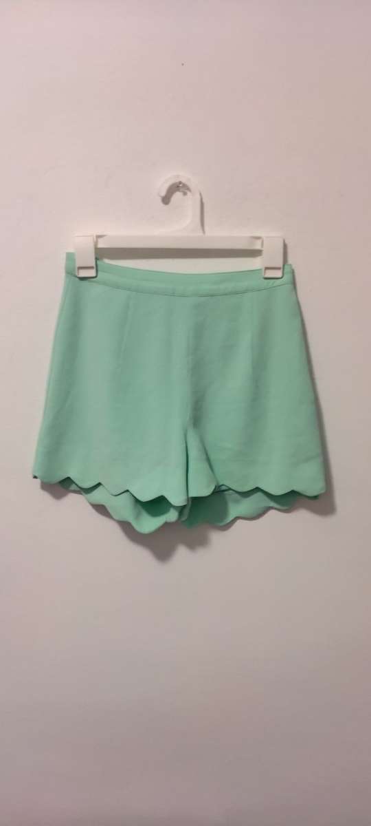 Double Zero Mint Scalloped Shorts