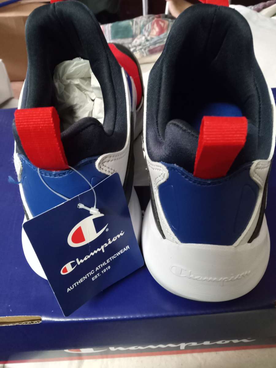 Althletic tennis shoes