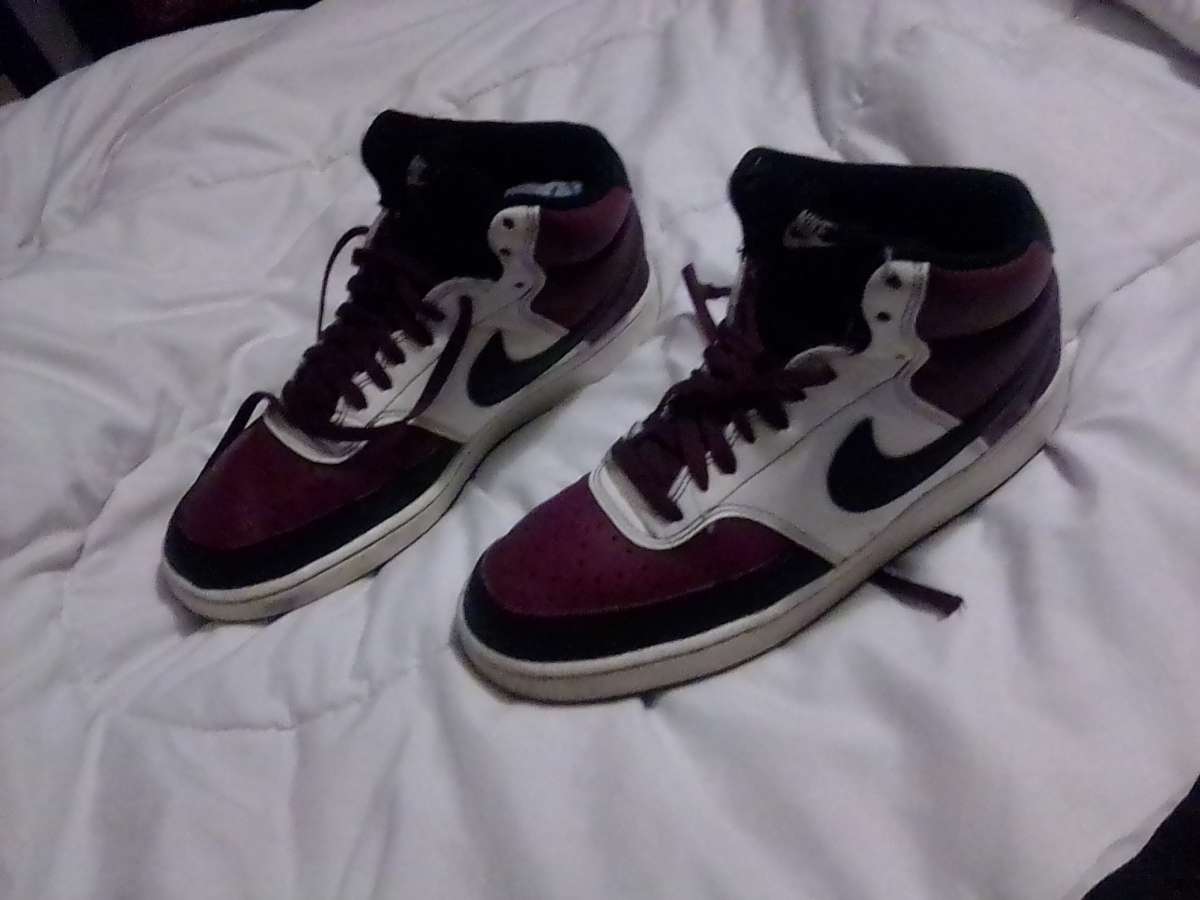 very used  size 8 Nike maroon boys hi tops