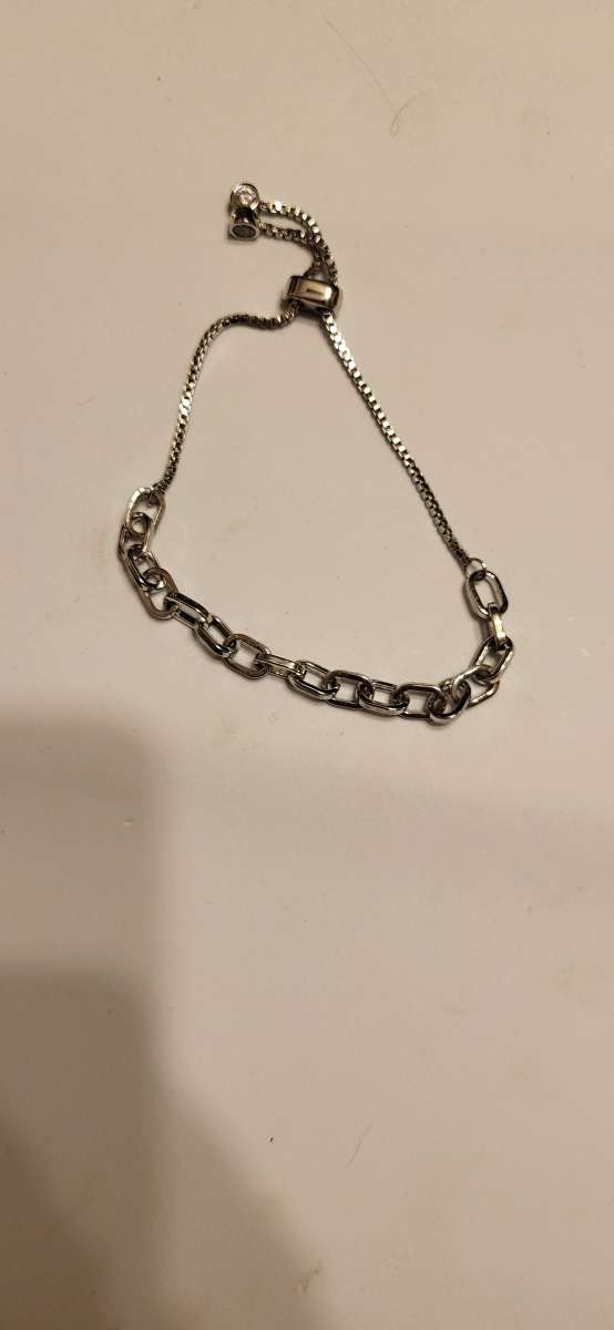 silver chain bracelet
