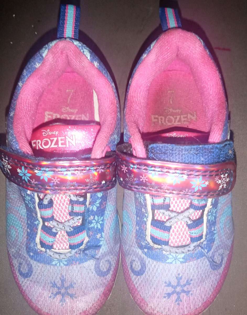 FROZEN SIZE 7