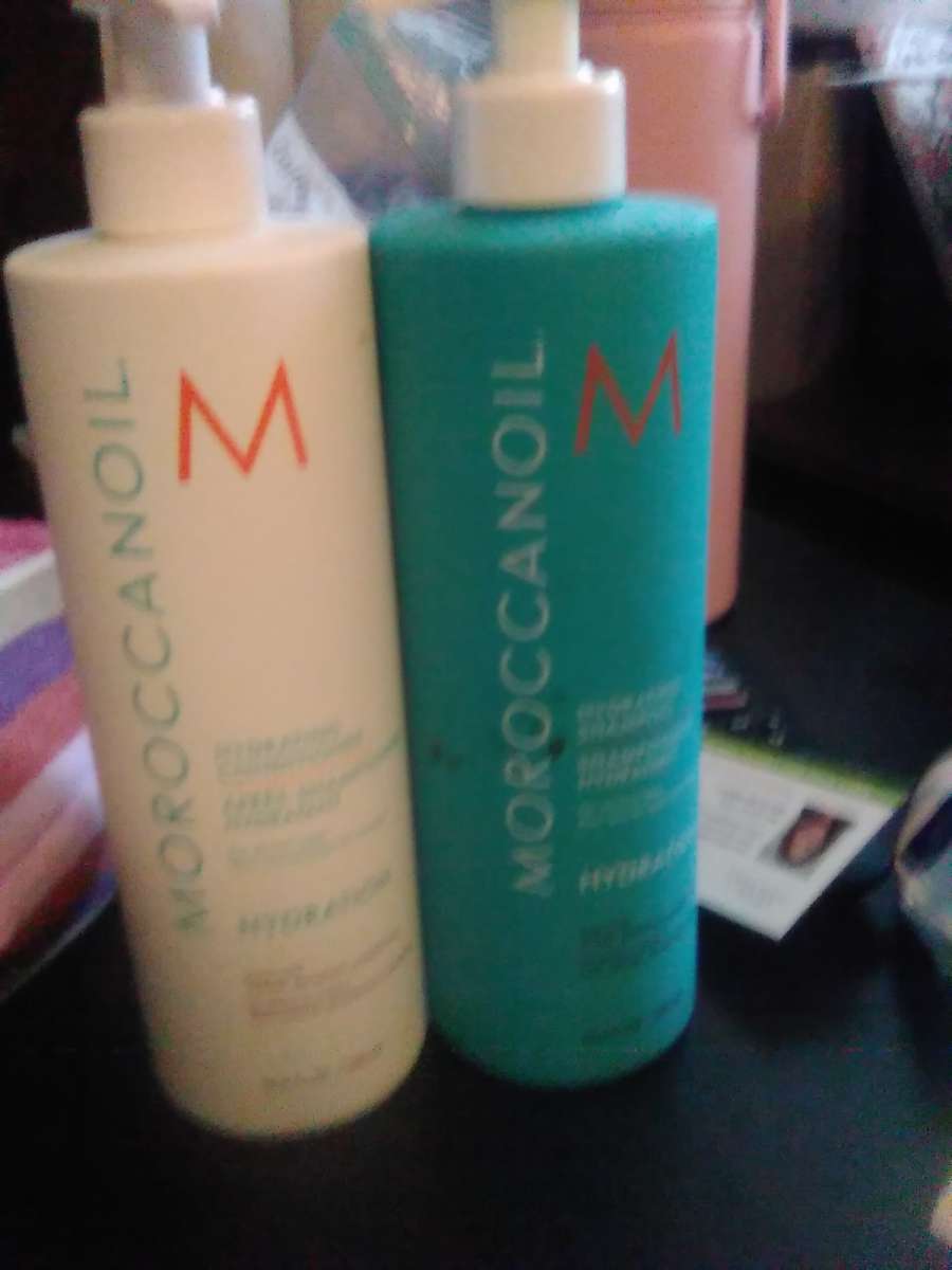 shampoo and conditioner set