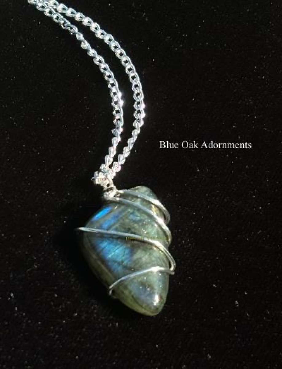 Handmade wire wrapped labaradorite pendant