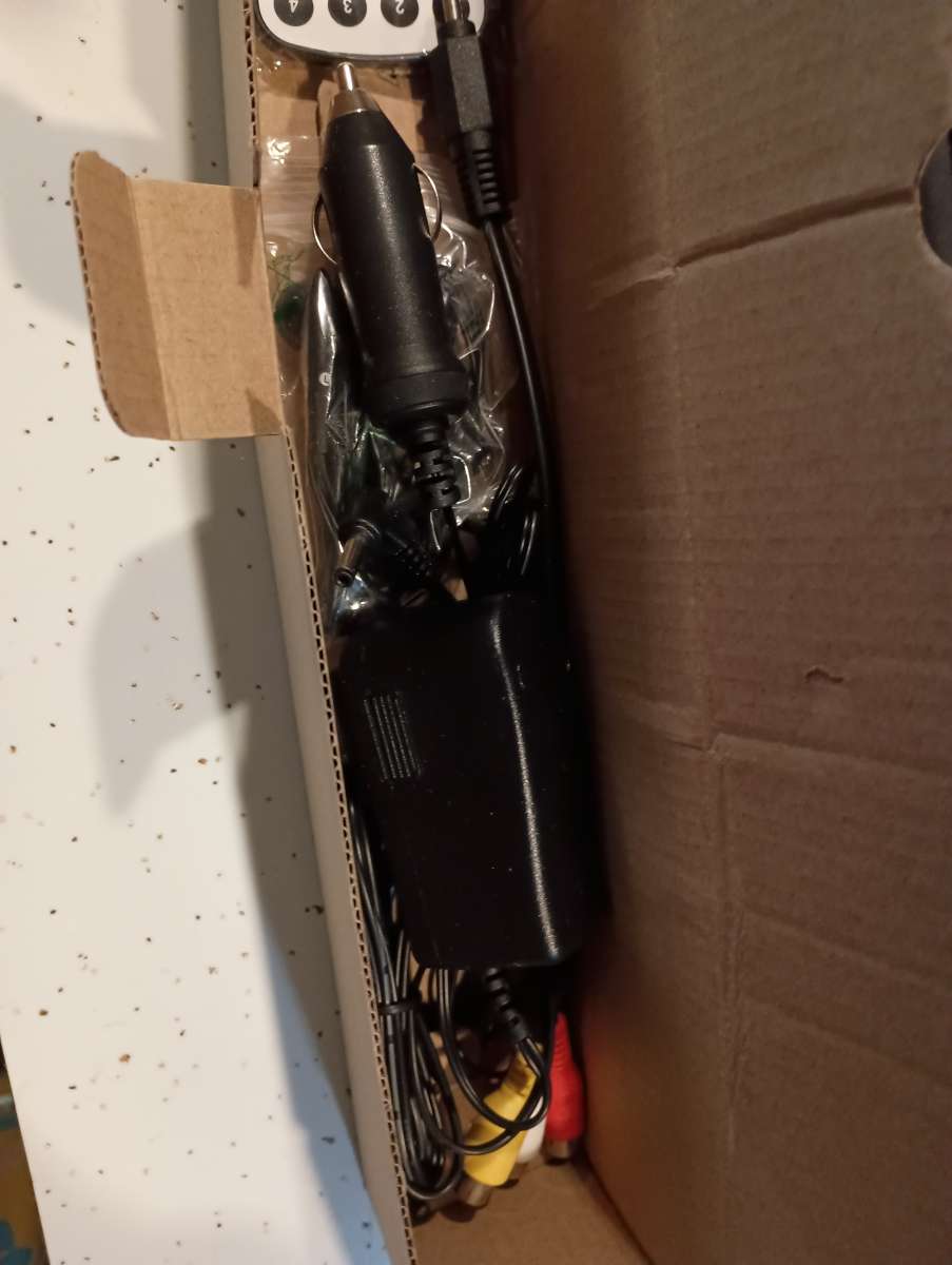 Sylvania SDVD portable player