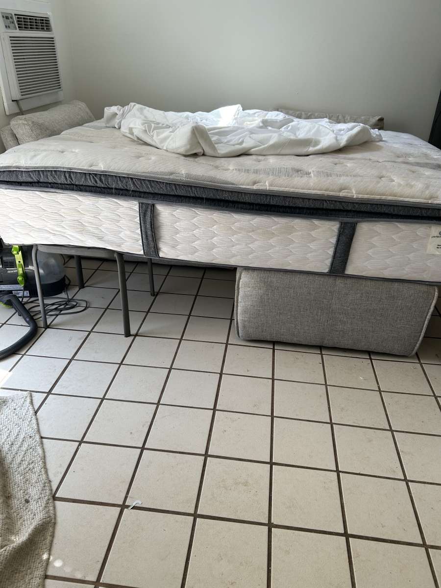 Serra Queen used as guest bed since Oct Moving and cant take