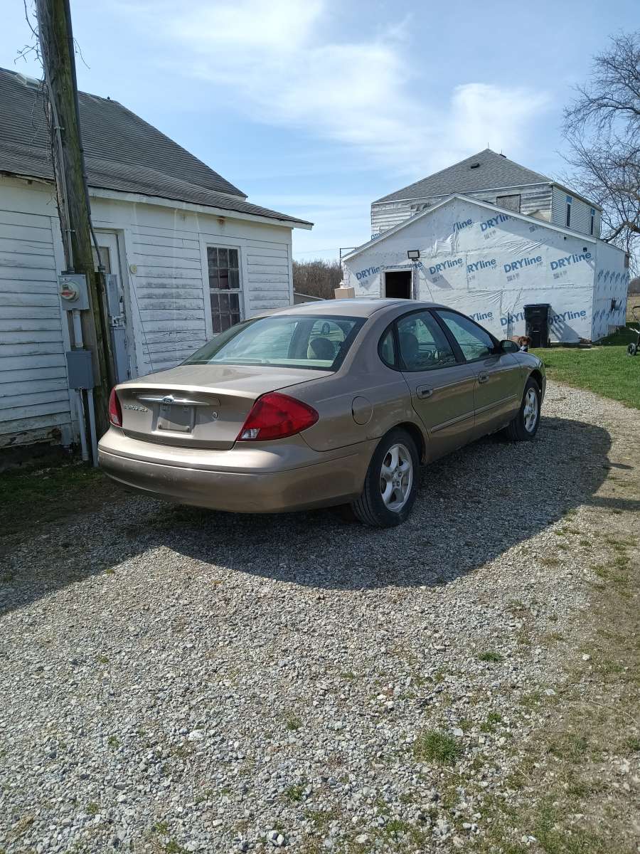 2002 Ford Taurus