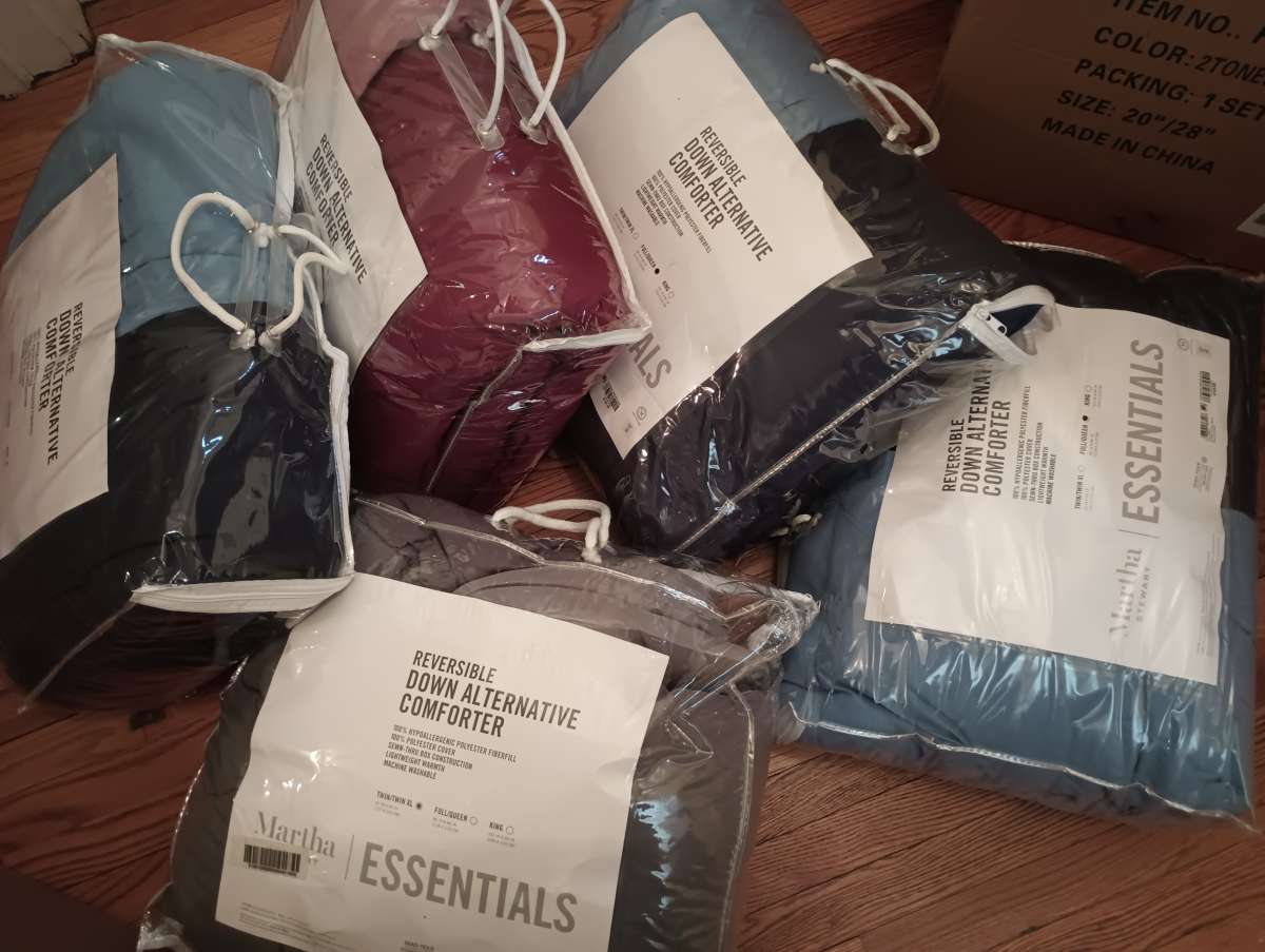 Brand New Down Alternative Comforter Twin Queen King