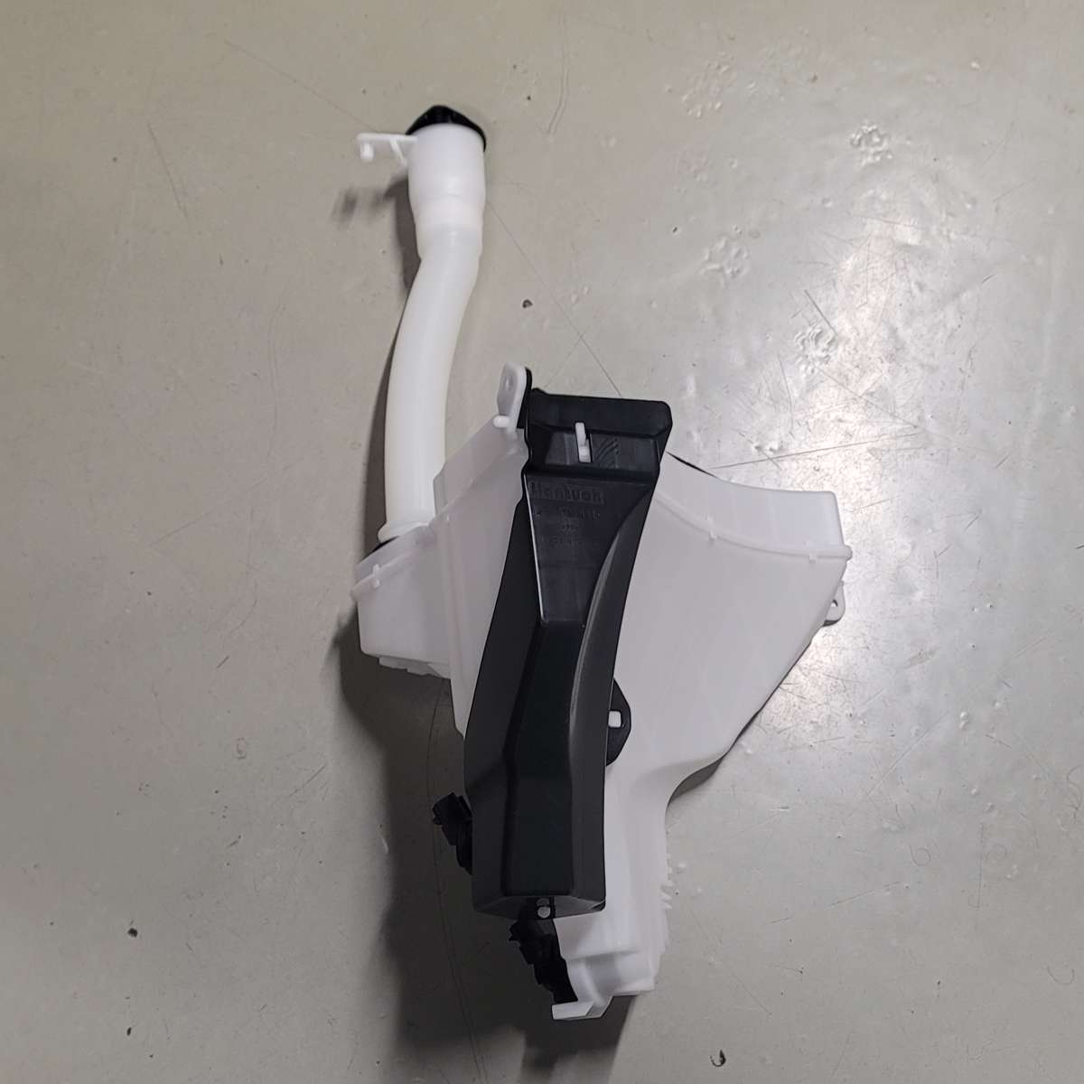 GOPARTS  for 2010  2015 Toyota 4runner Windshield Washer Flu