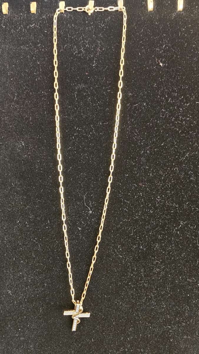 neckless with pedant