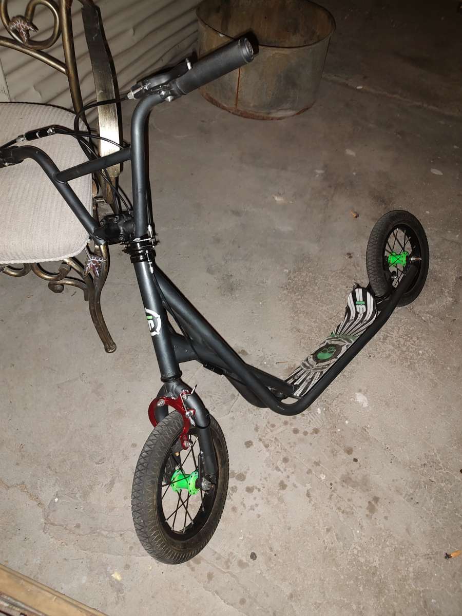 scooter Mongoose expo