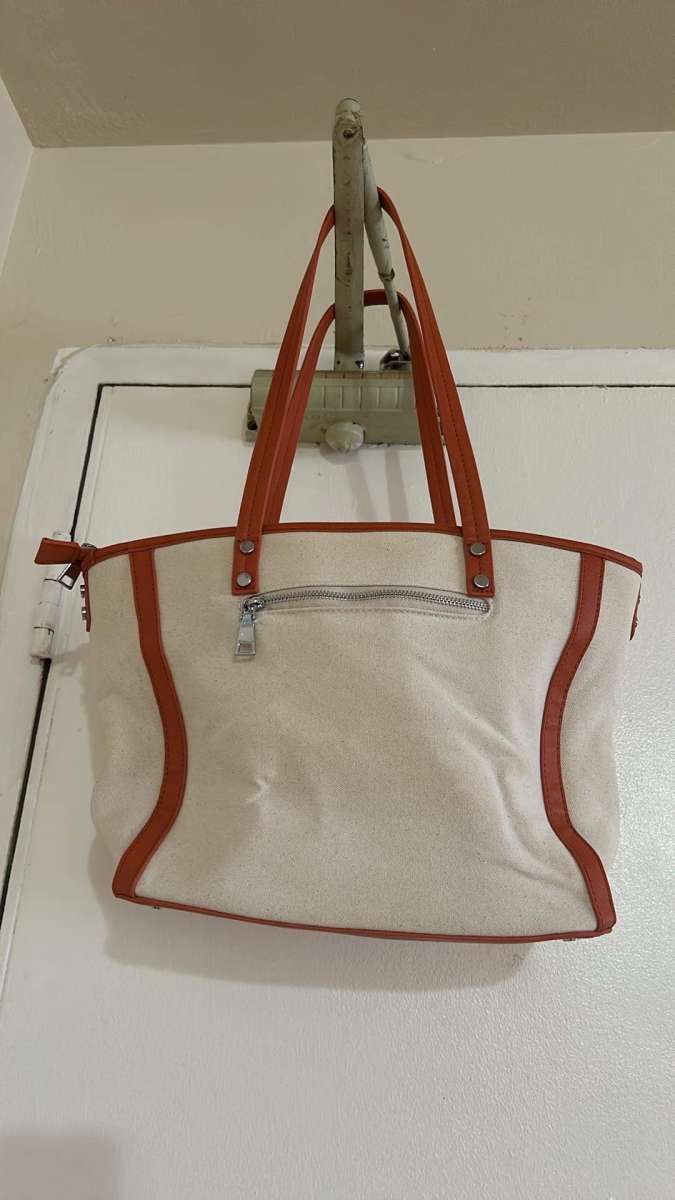 womans purse
