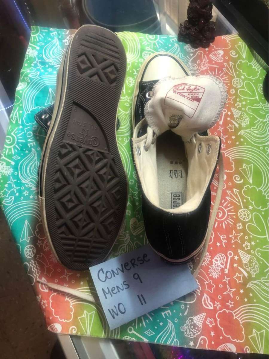 Mens size 9 Converse