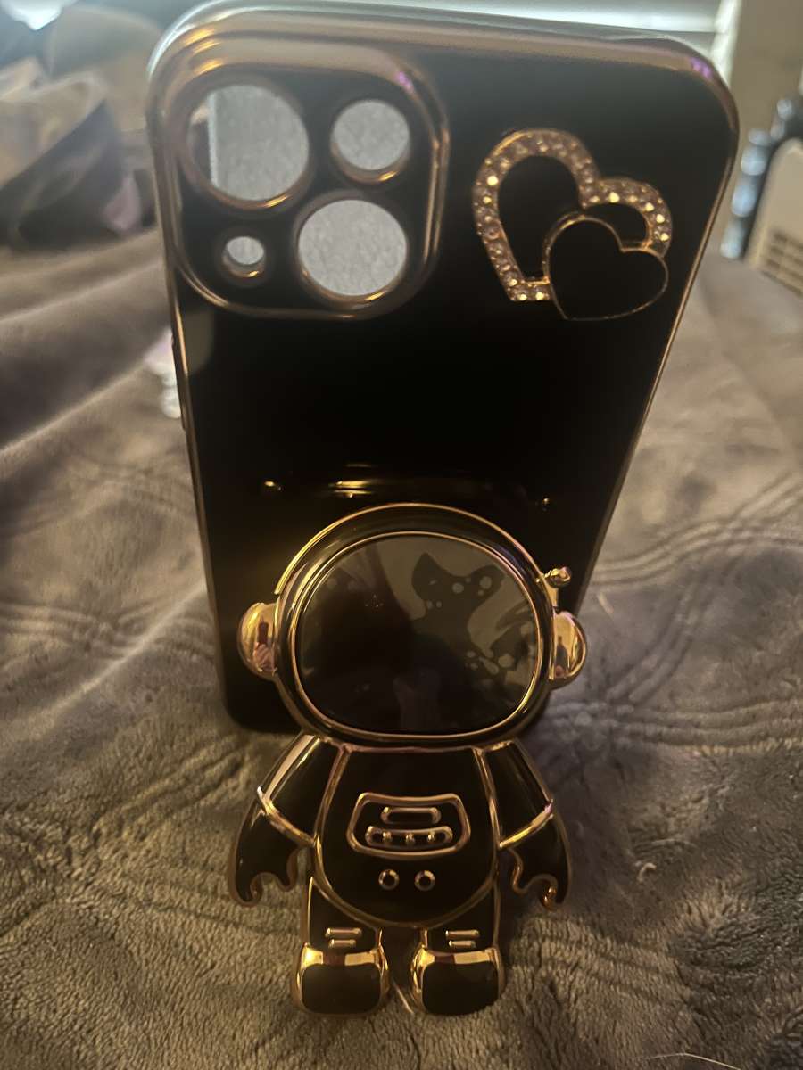 iPhone 13 14 case 3D kickstand and fingerhold brand new