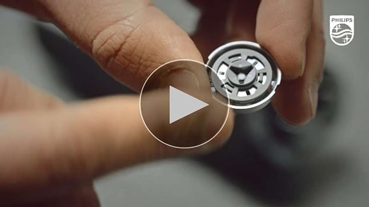 PHILLIPS NORELCO SHAVER 2400 COMFORTABLE CLEAN SHAVE