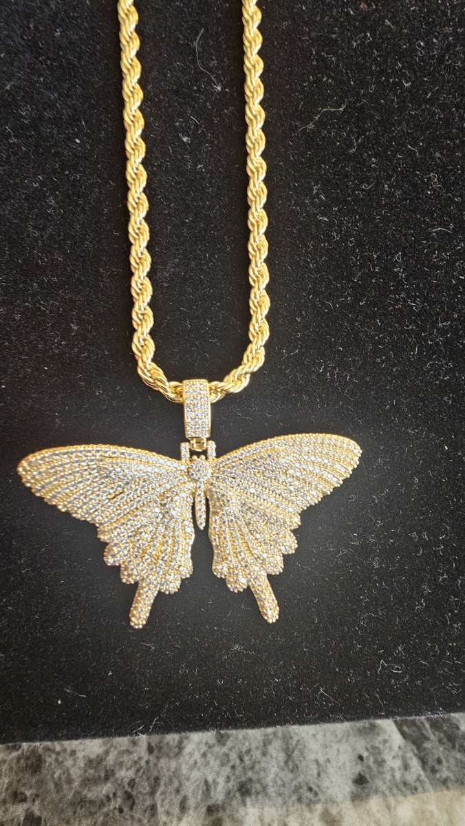 neckless with pedant 18 inch