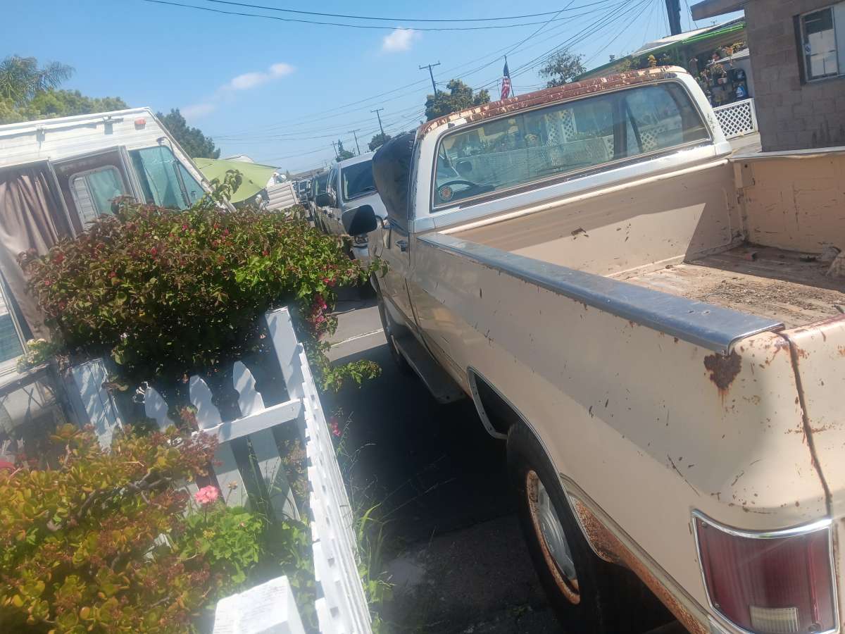 1984 GMCsierra classic2500 V8 4x4