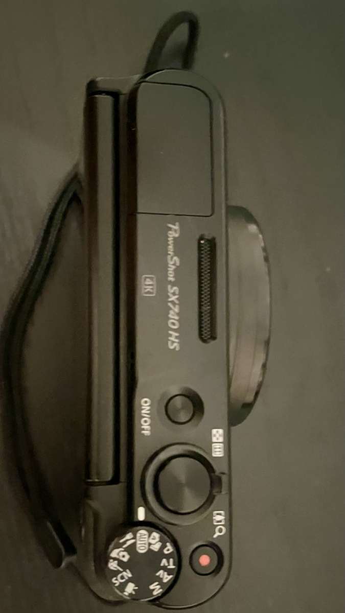 Canon Poweshot sx740hs