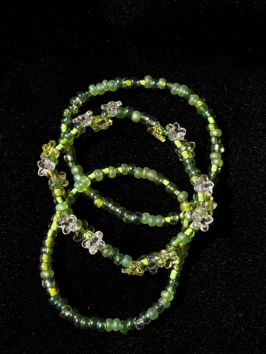 Handmade set of 3 elastic beaded bracelets