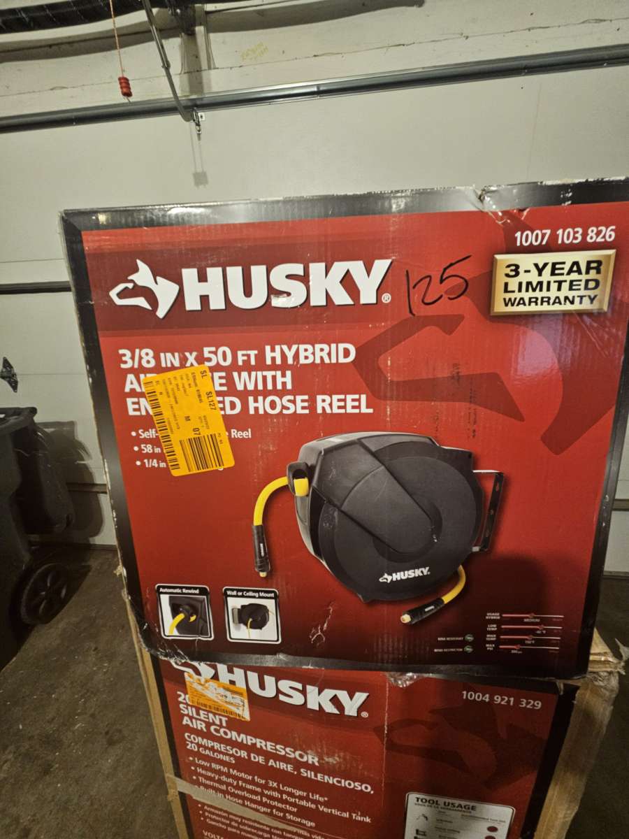 brandnew Husky air hose and reel