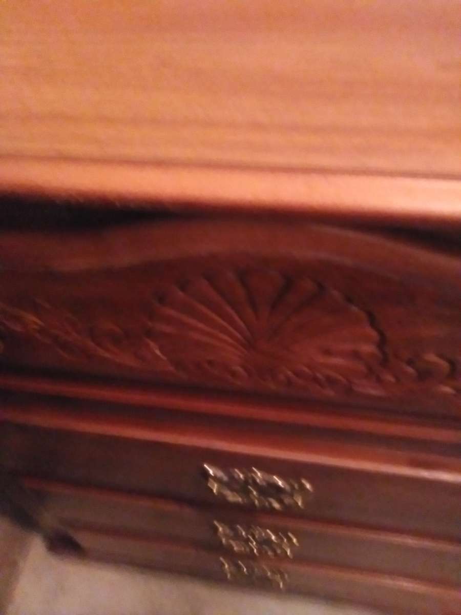 dresser and recliner 4 cherry wood dining chairs