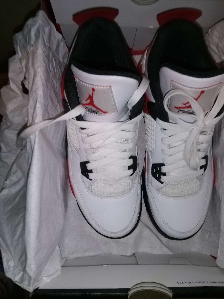 Jordan retro 4s