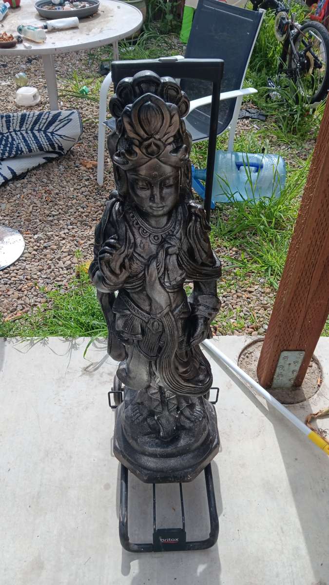 Statue of Quan yin