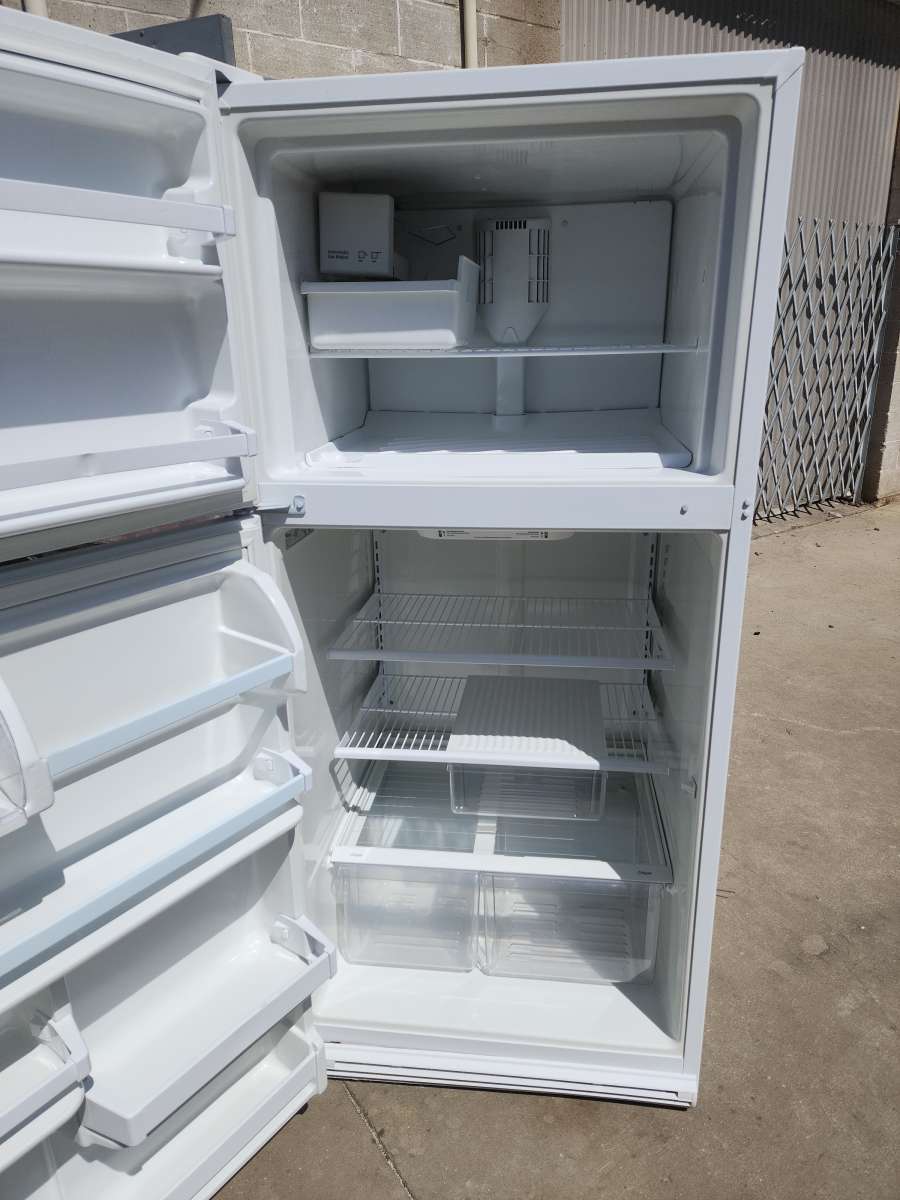 WHIRLPOOL 18CUFT FRIDGE