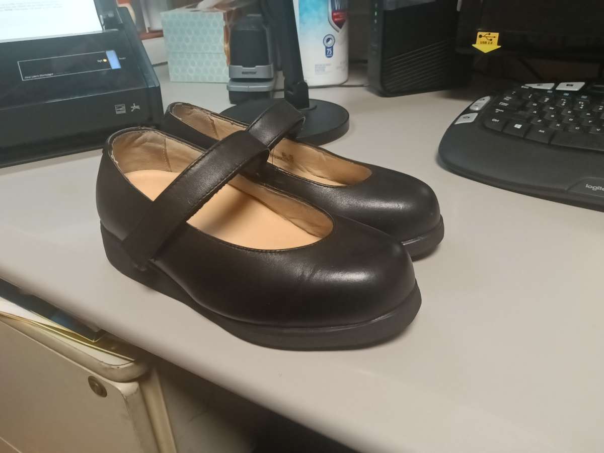 womens Ortho feet black