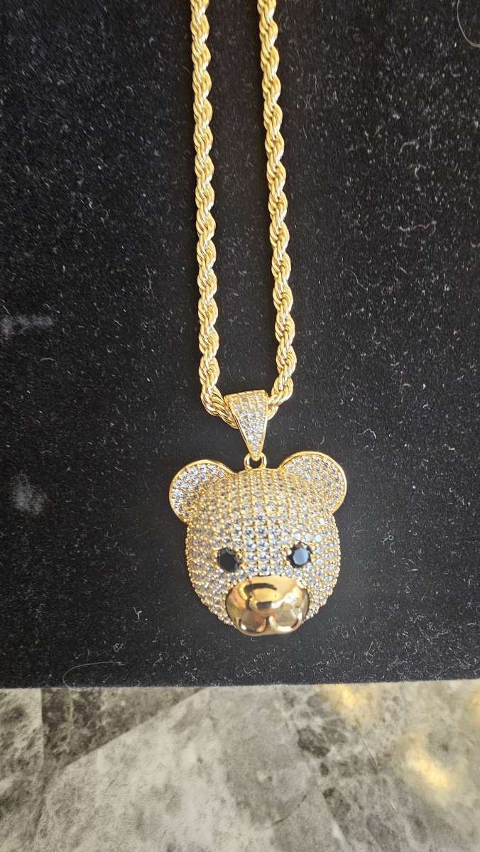 neckless with pedant 18 inch