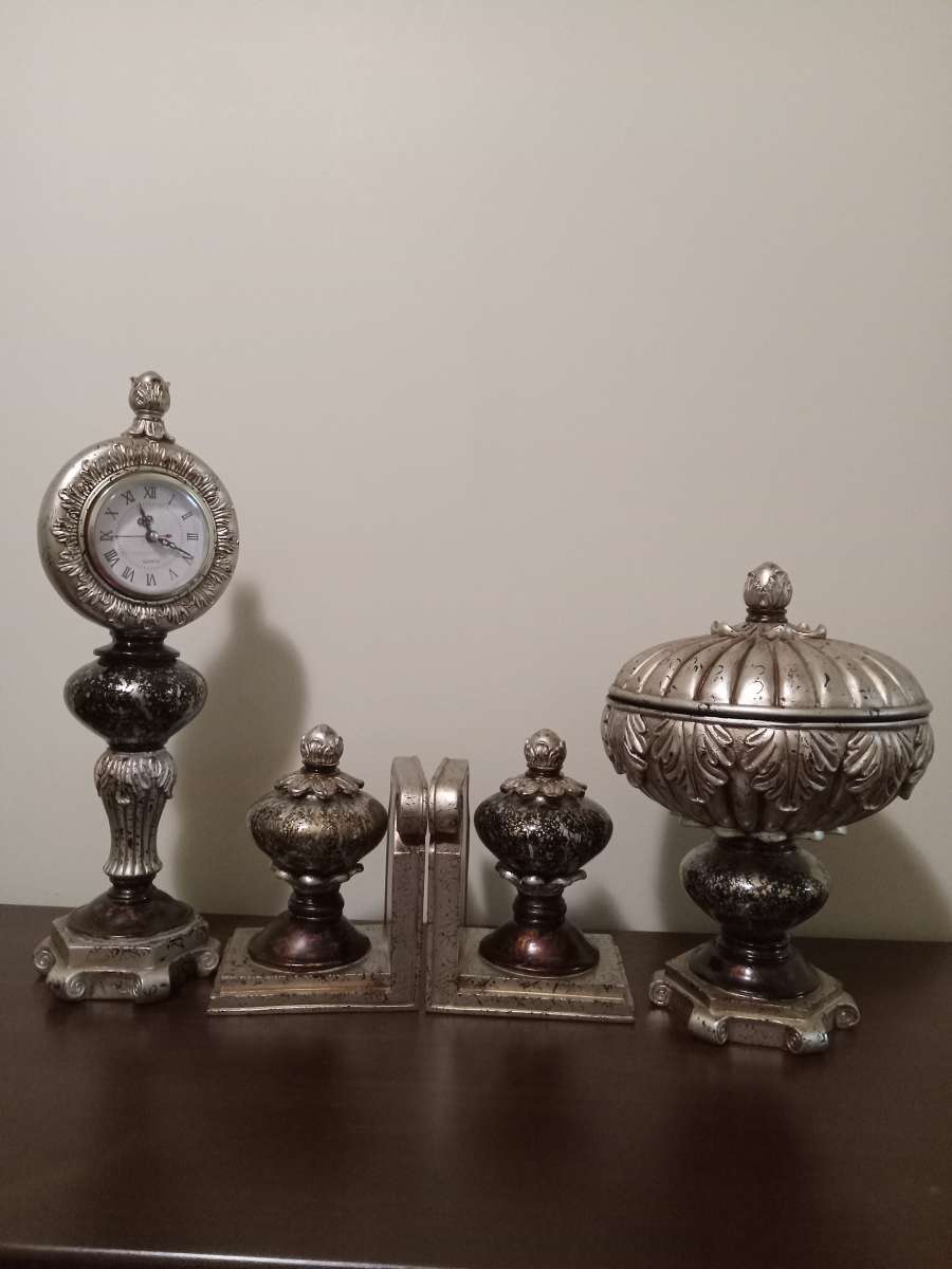 Collectibles set Cermaic Floral Vase