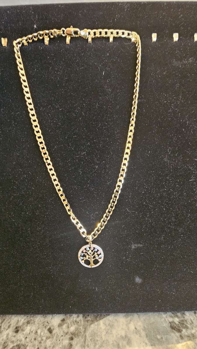 neckless with pedant 19 inch