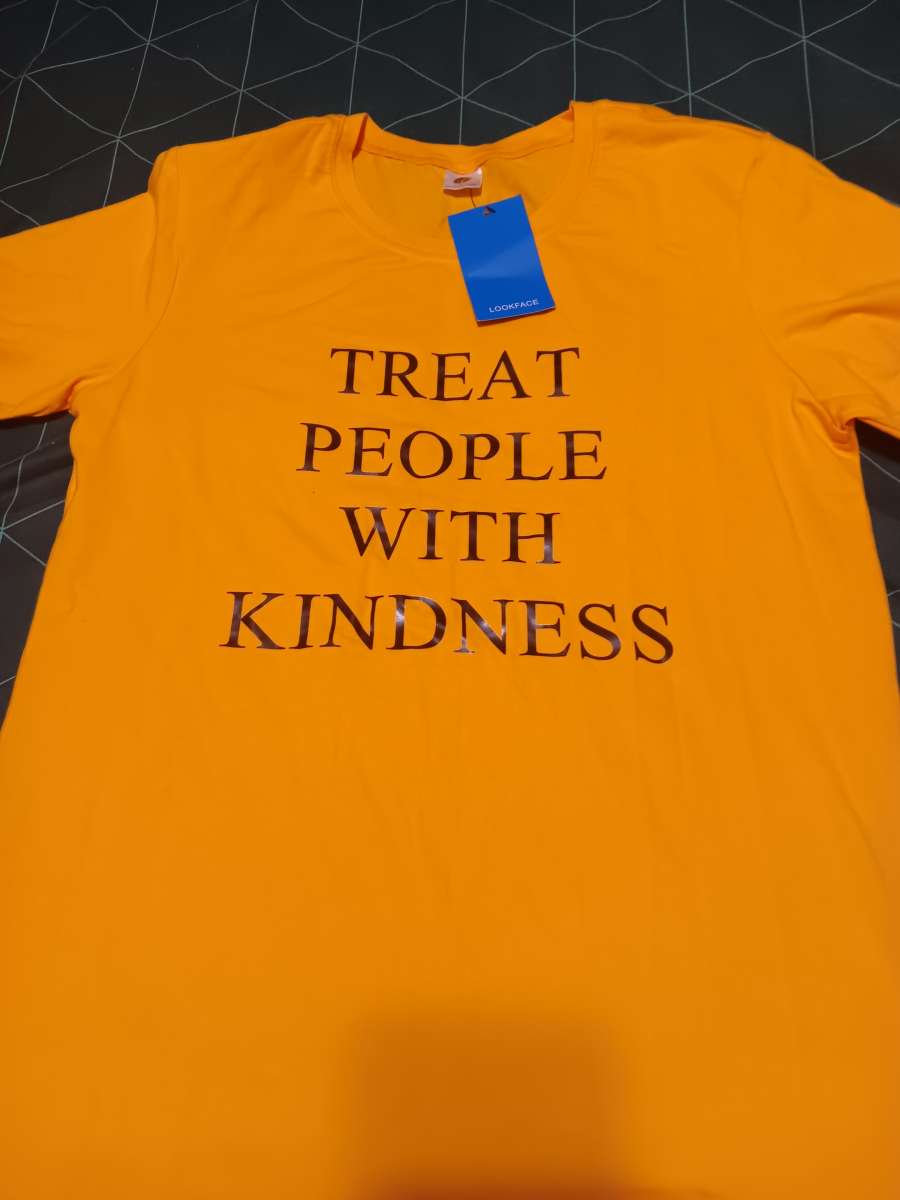 Variedad de ropa para dama nueva