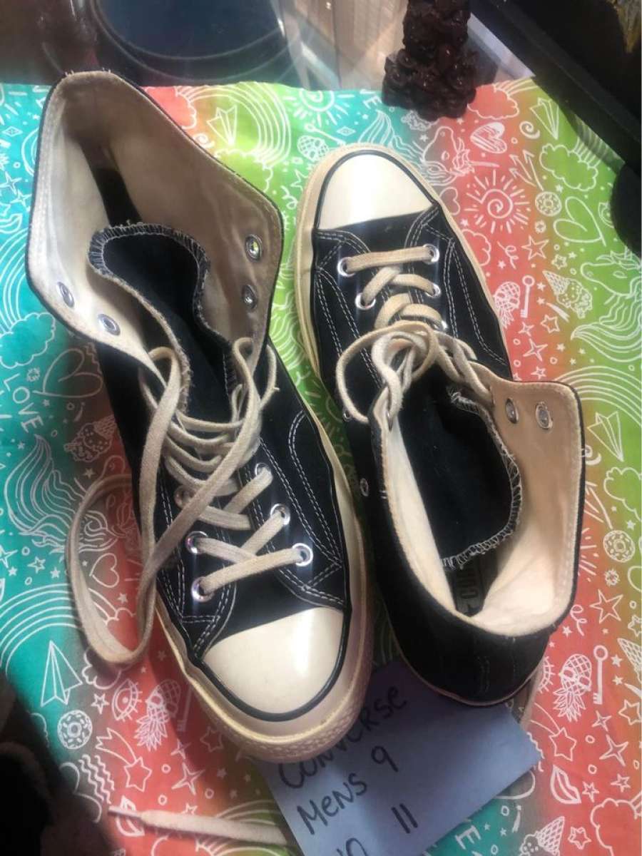 Mens size 9 Converse