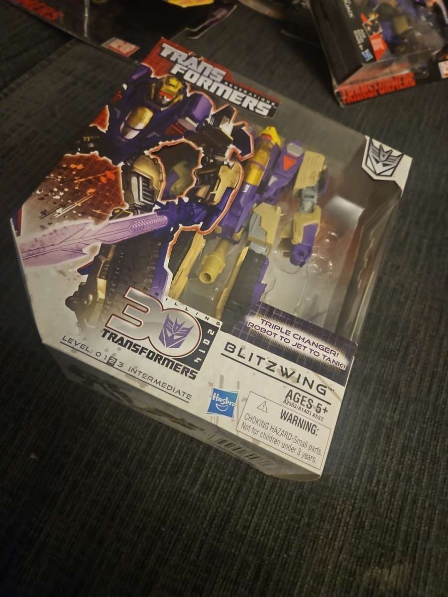 Transformers Generations Blitzwing