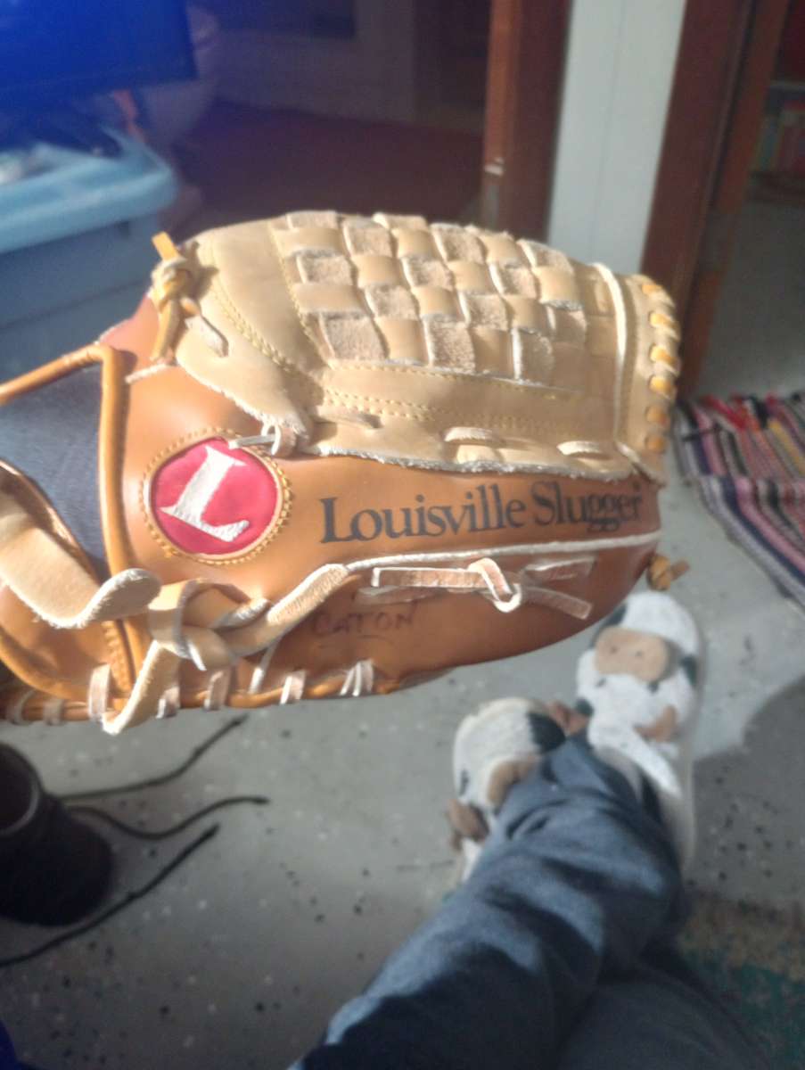 Louisville slugger baseball glove size 125