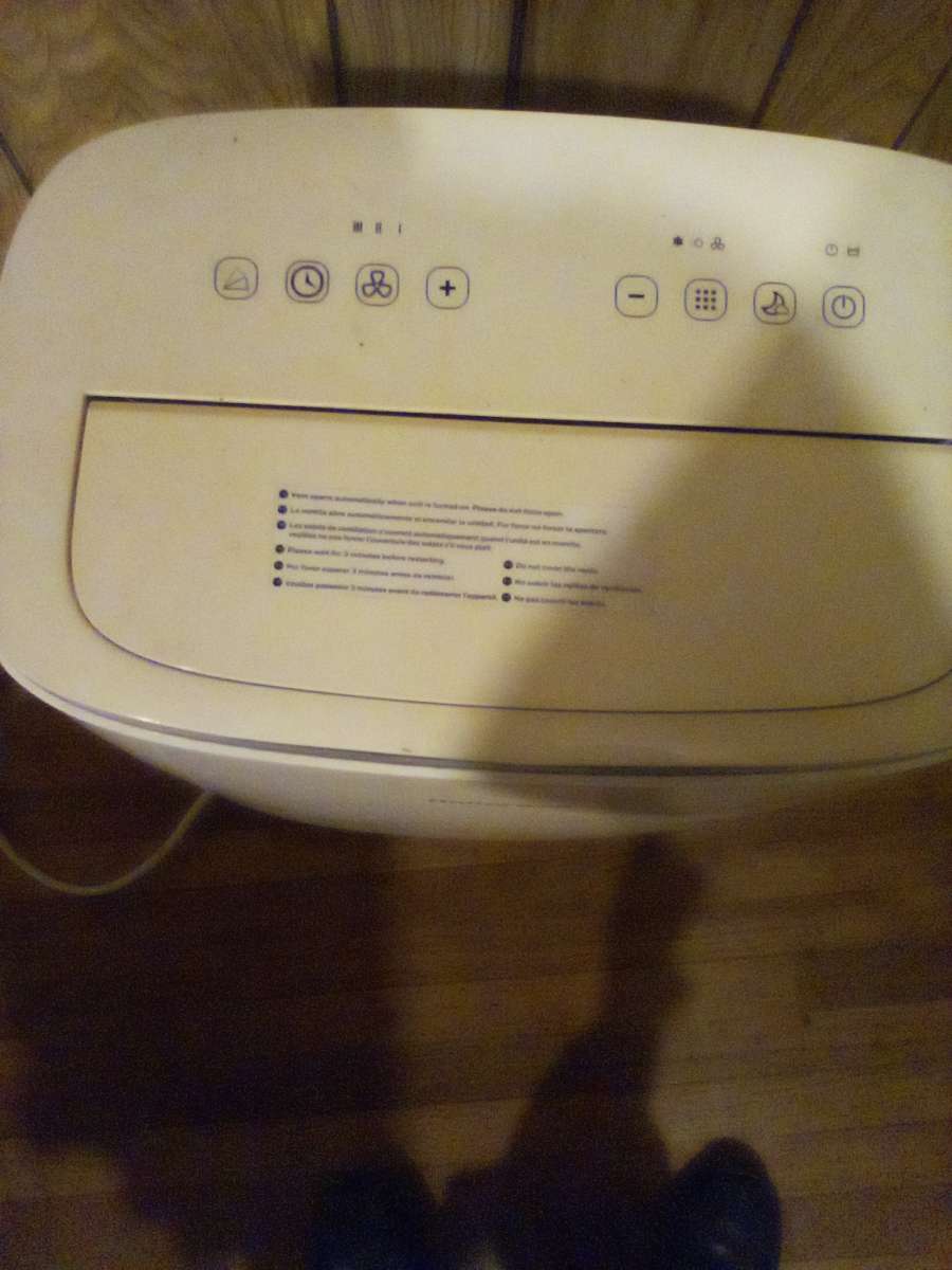 portable humidifier and AC unit works very good