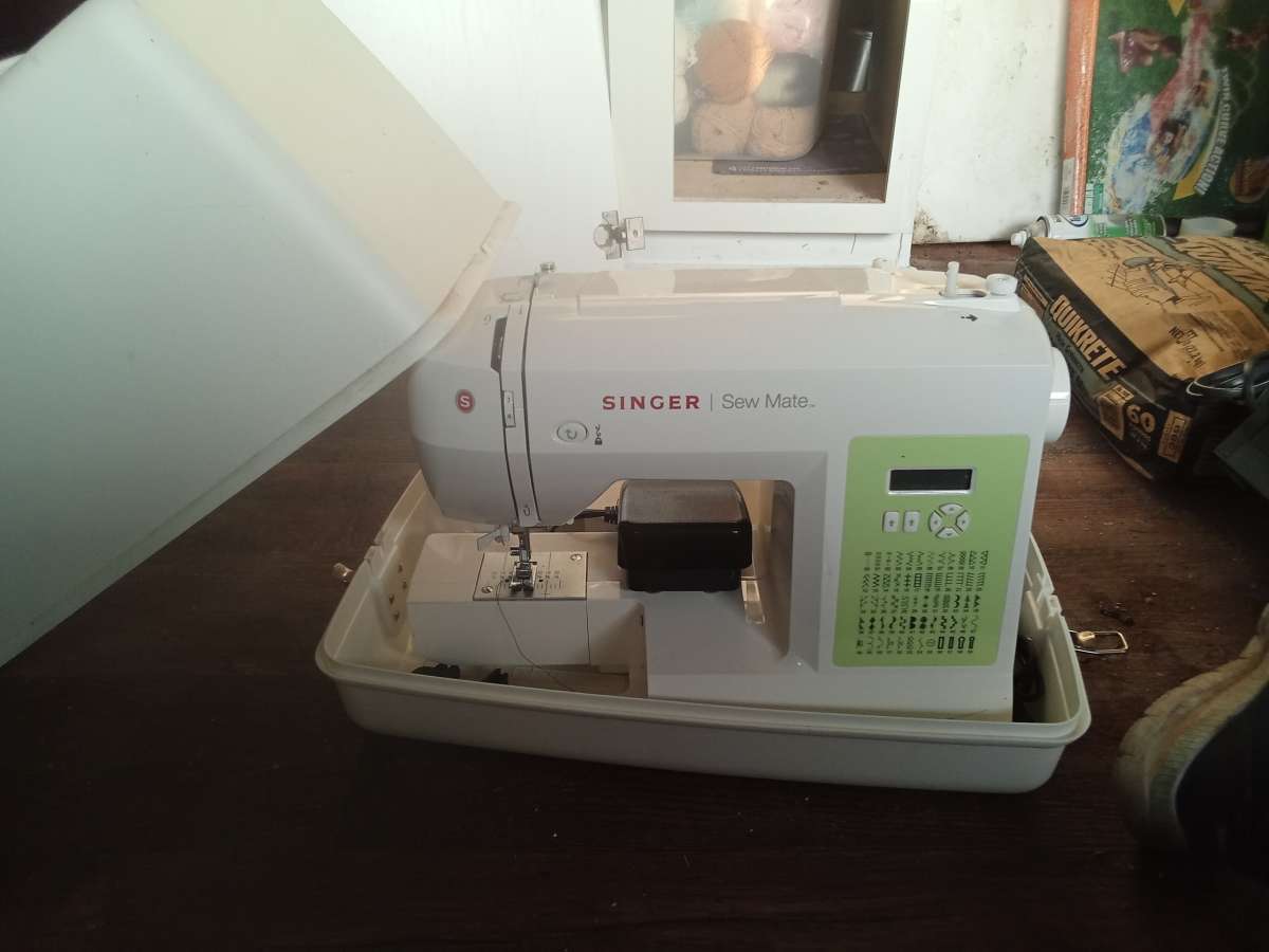 singer sew mate with vintage 3 tier sewing box