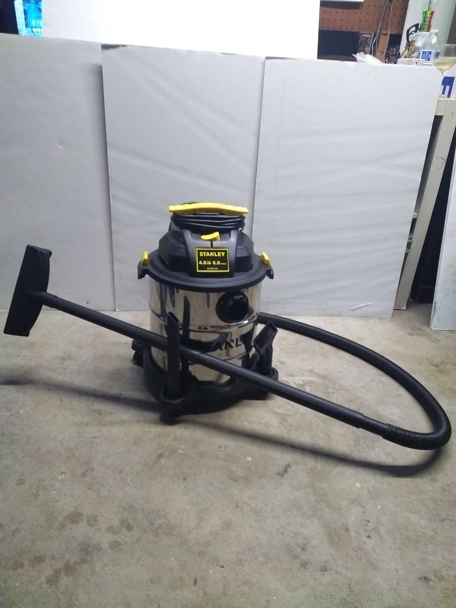STANLEY 40 HP 6 GALLON