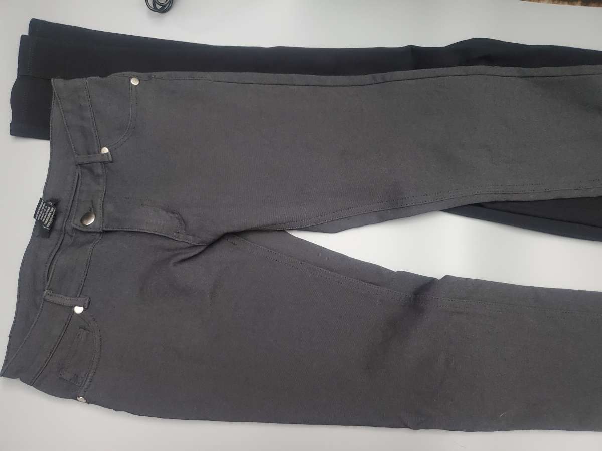 2 petite jeggings size medium