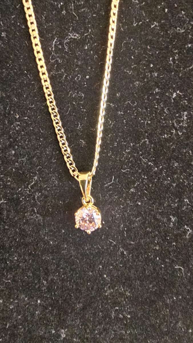 neckless with pedant