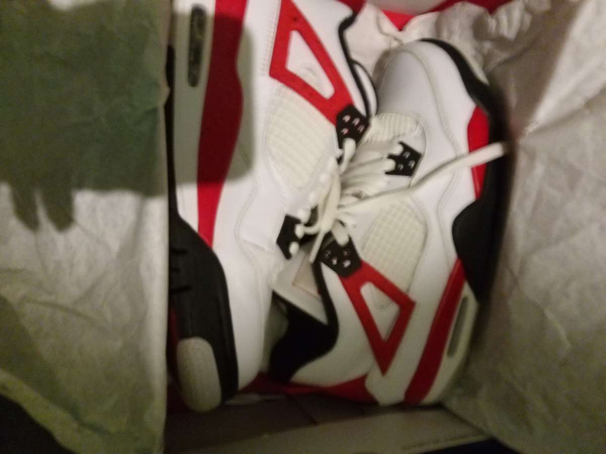 Jordan retro 4s