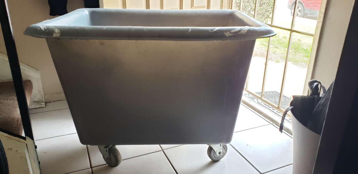 ULINE ROYAL BASKET 6BU