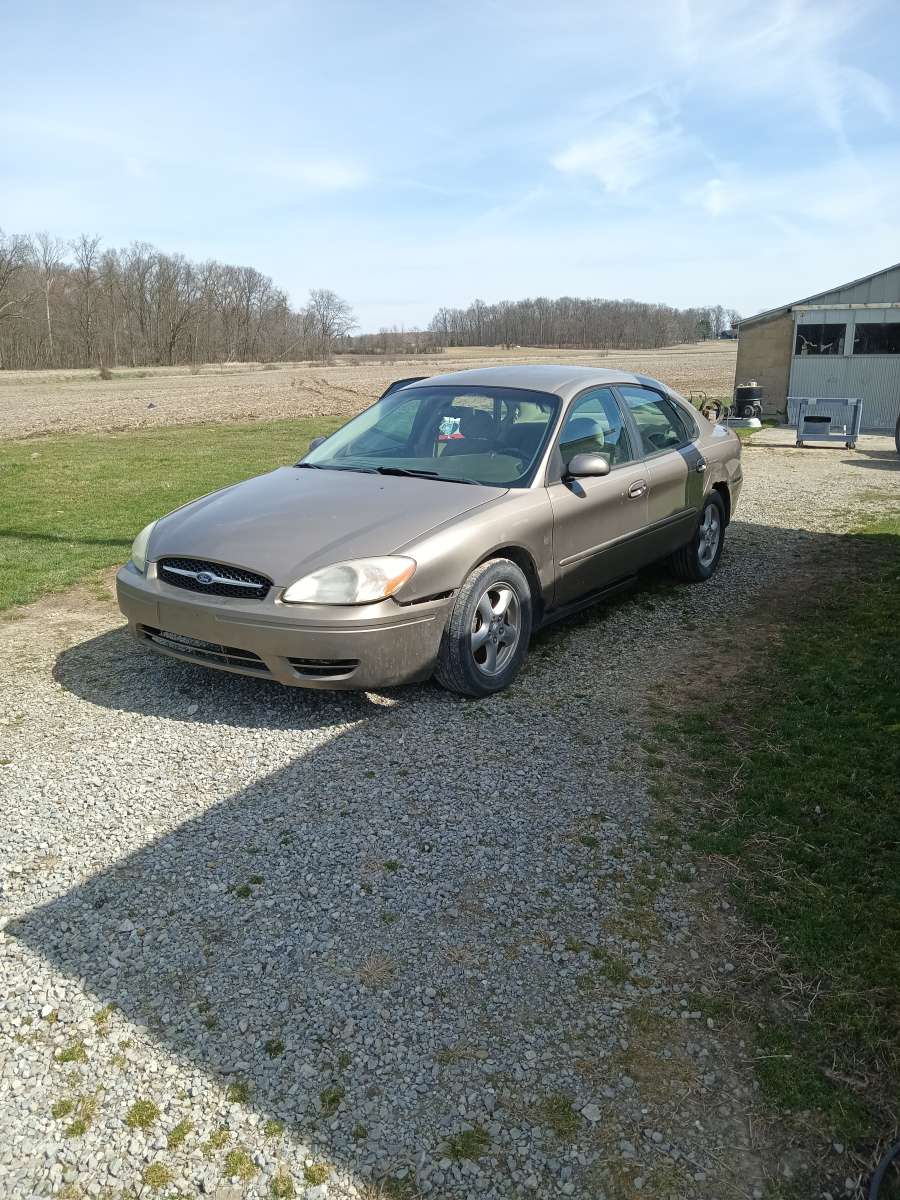 2002 Ford Taurus