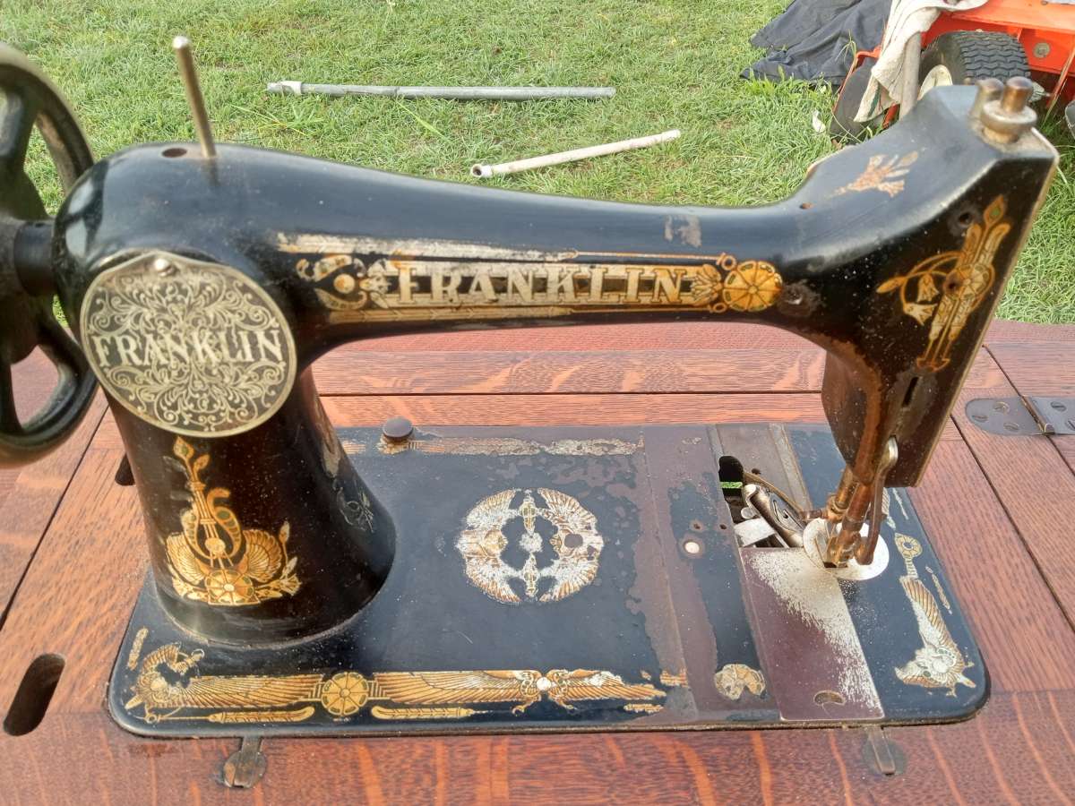 1911 sewing machine