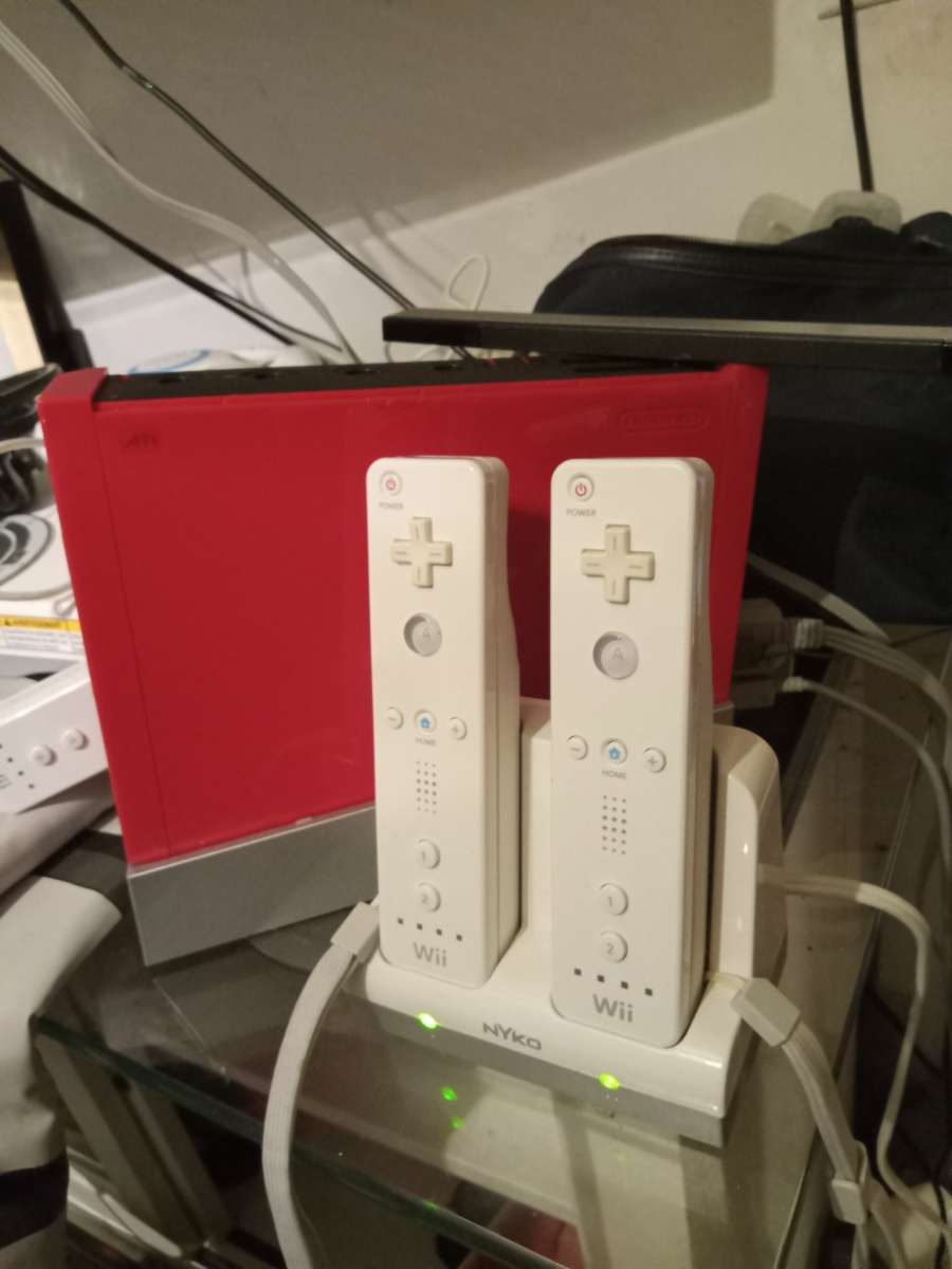 Nintendo wii and all accessories and games