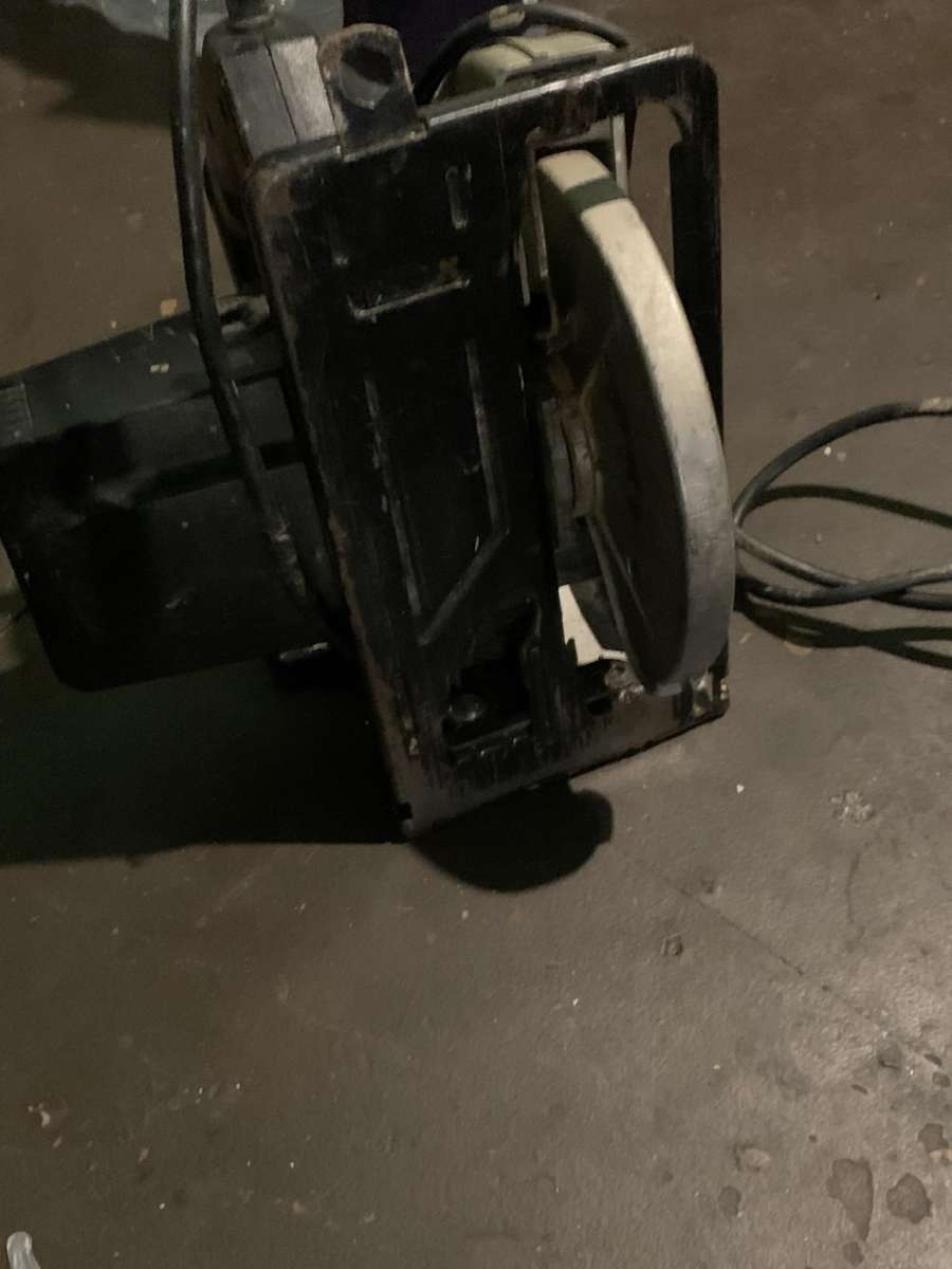 Craftsman circular saw  7 and 1 4th 120v